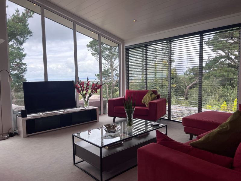 Living room - click for photo gallery